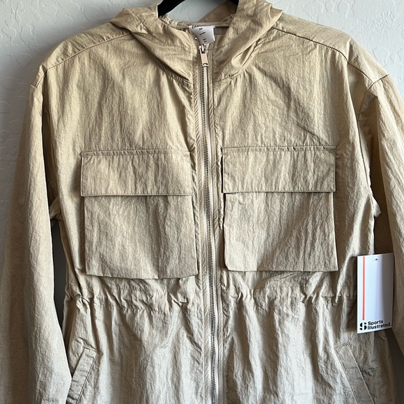 Sports Illustrated Women’s Lightweight Hooded Woven Anorak size XS Linen color - Picture 6 of 12